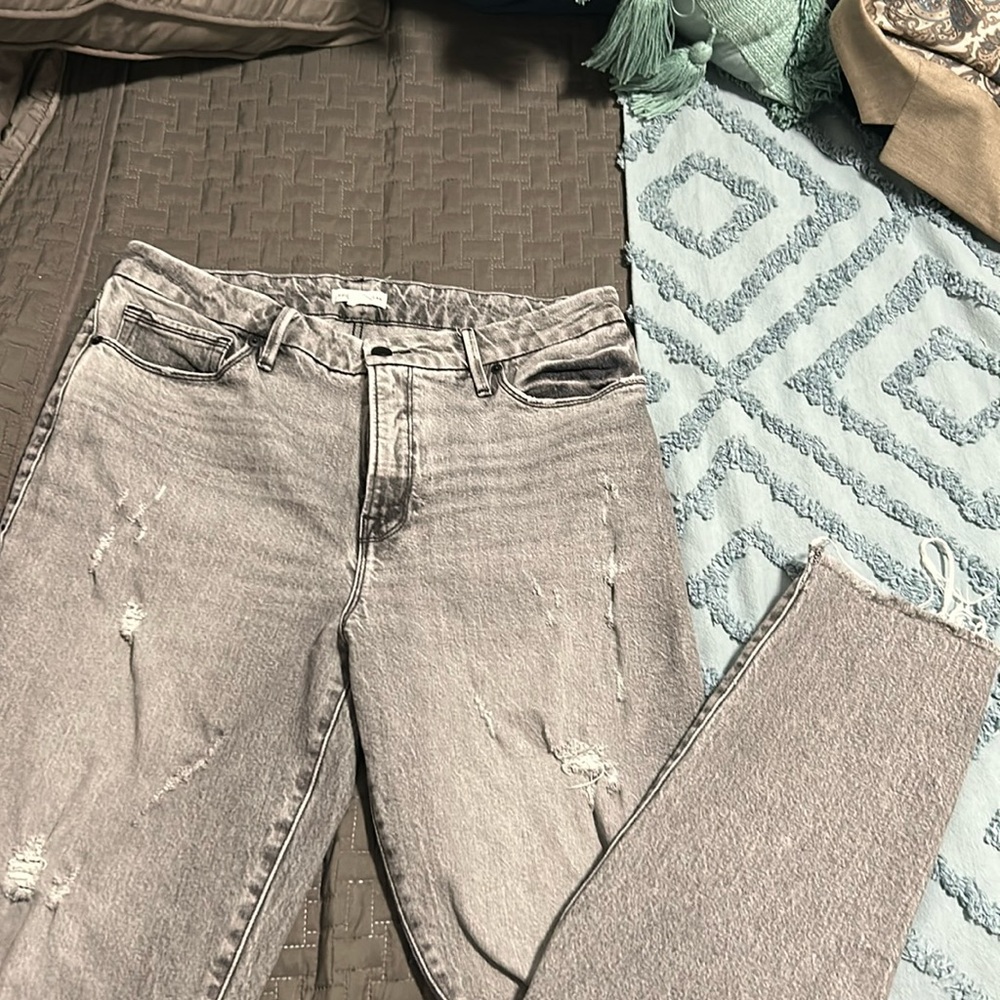 Good American size 10/30. The weekender jean.
